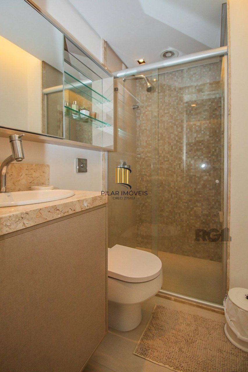 Apartamento localizado no bairro Petrópolis em Porto Alegre/RS. 
