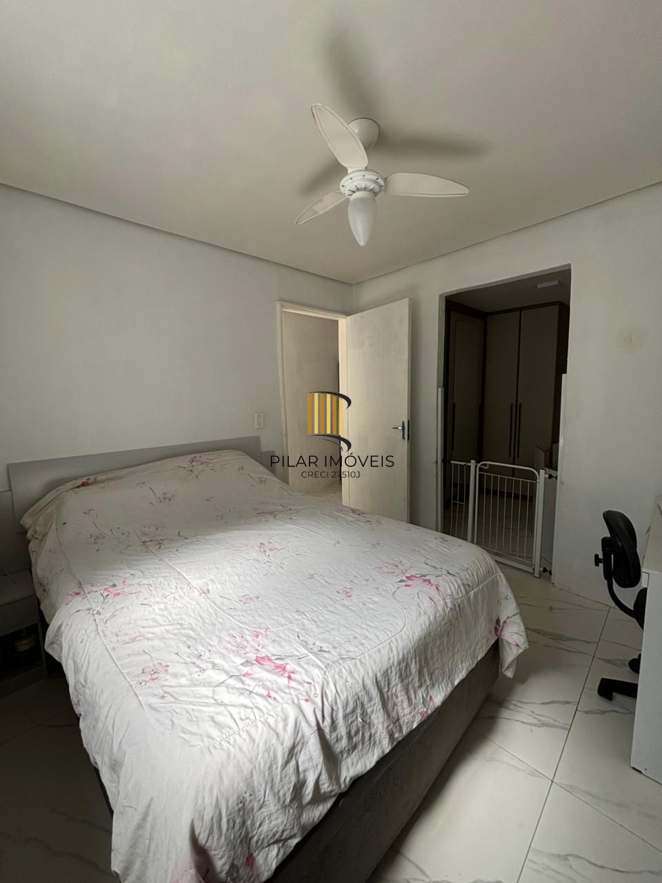 Casa com 177m², localizado no bairro Azenha em Porto Alegre/RS.