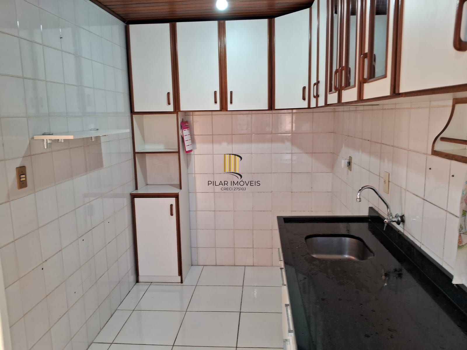 APARTAMENTO COBERTURA COM 02 DORMITÓRIOS, LIVING 02 AMBIENTES COM GARAGEM E BAIXO CUSTO CONDOMINIAL