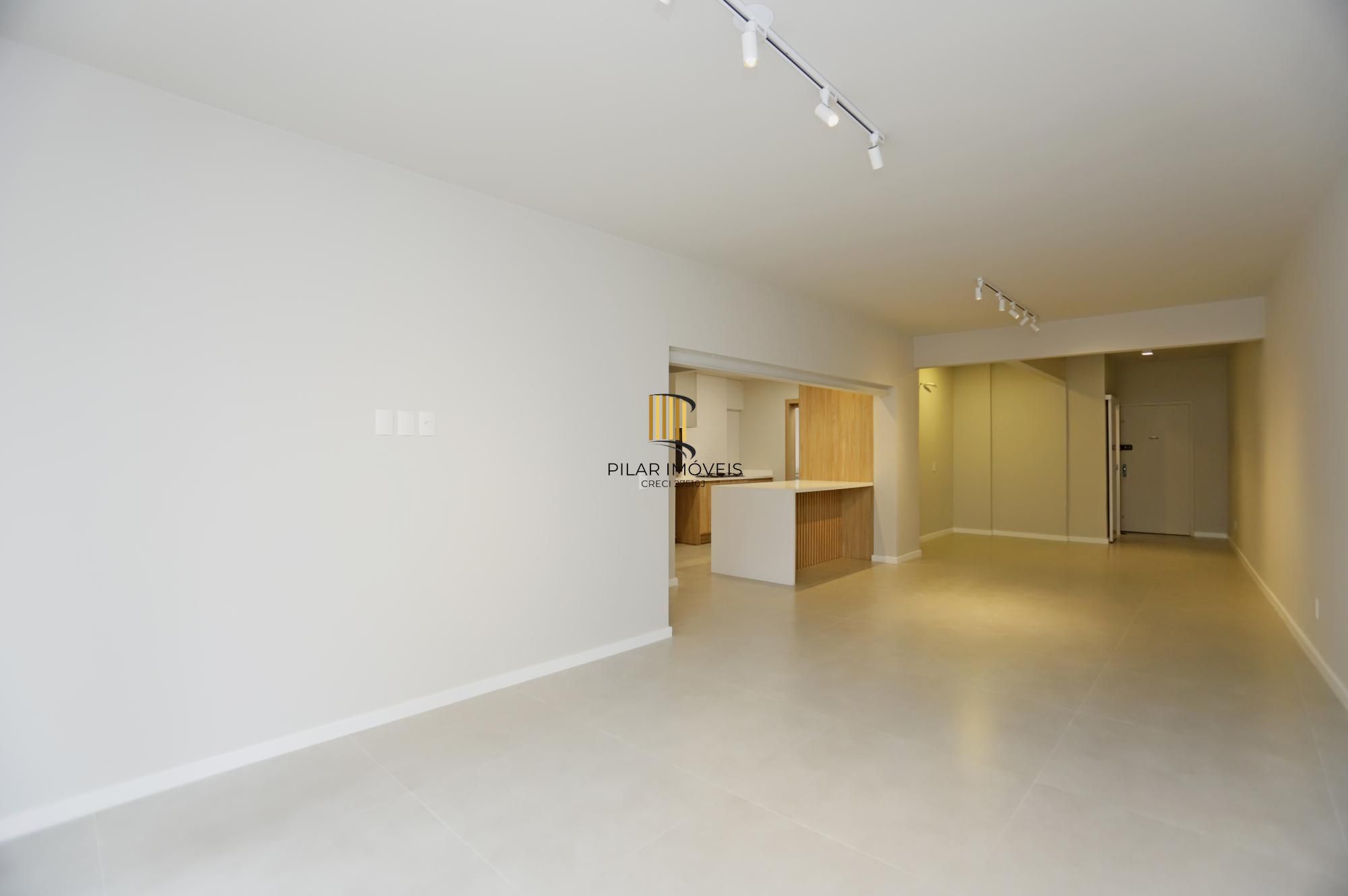 Apartamento 03 dormitórios revitalizado no Moinhos de Vento em Porto Alegre.