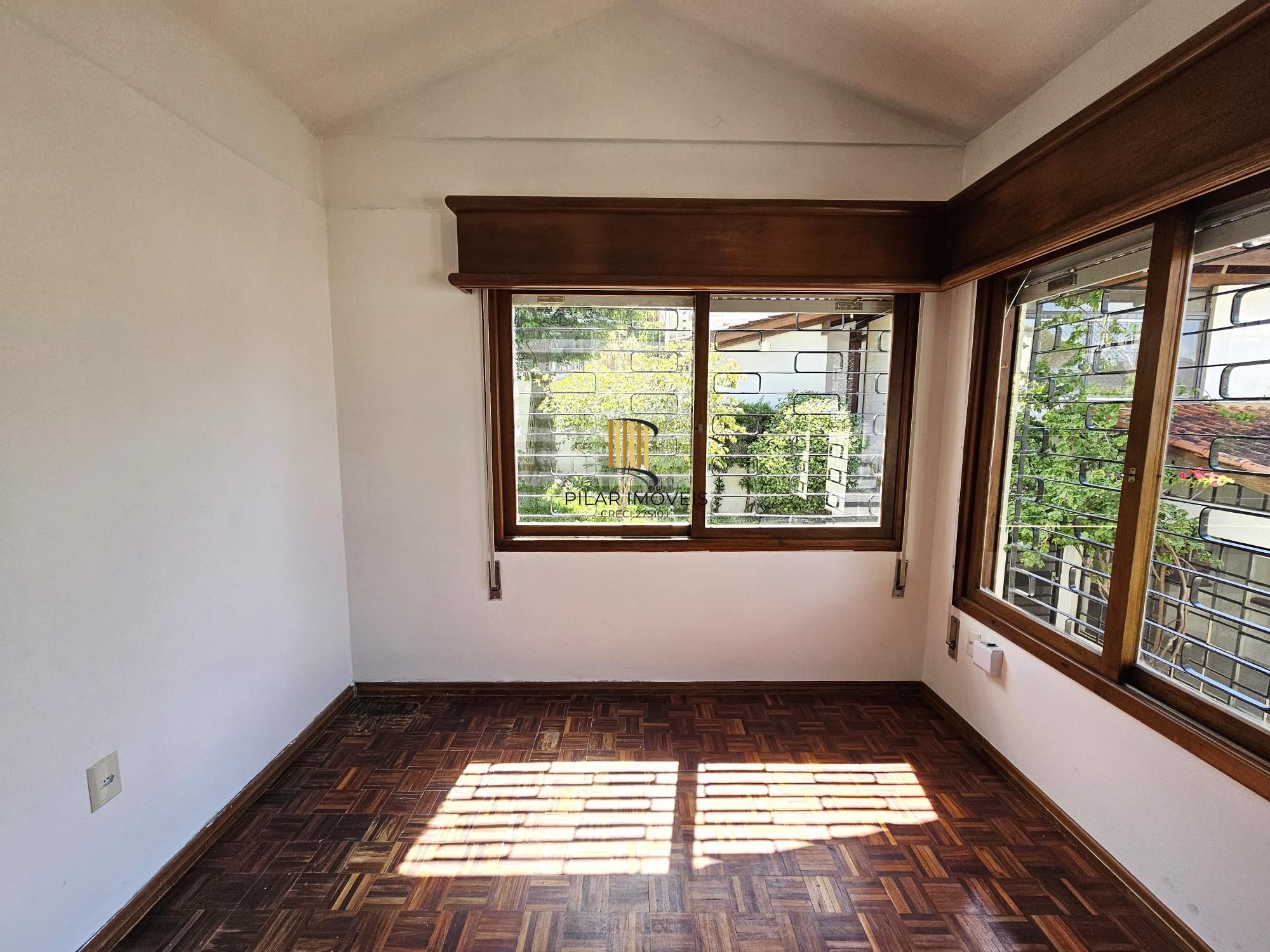 CASA EXCLUSIVA NO BAIRRO TRÊS FIGUEIRAS