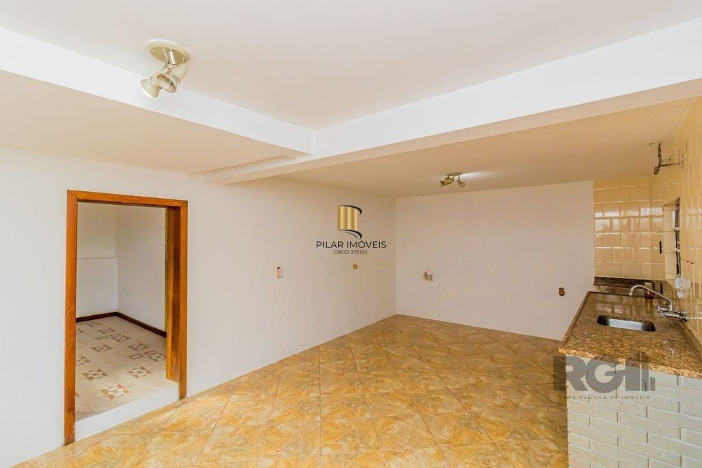 Casa de 4 dormitórios no bairro Espírito Santo
