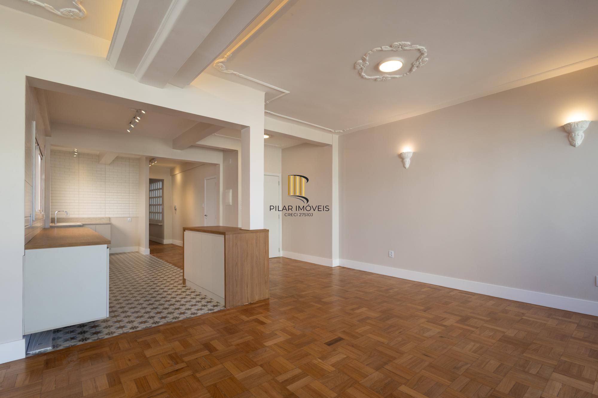Apartamento totalmente reformado de 140m2 com vaga no Bom Fim
