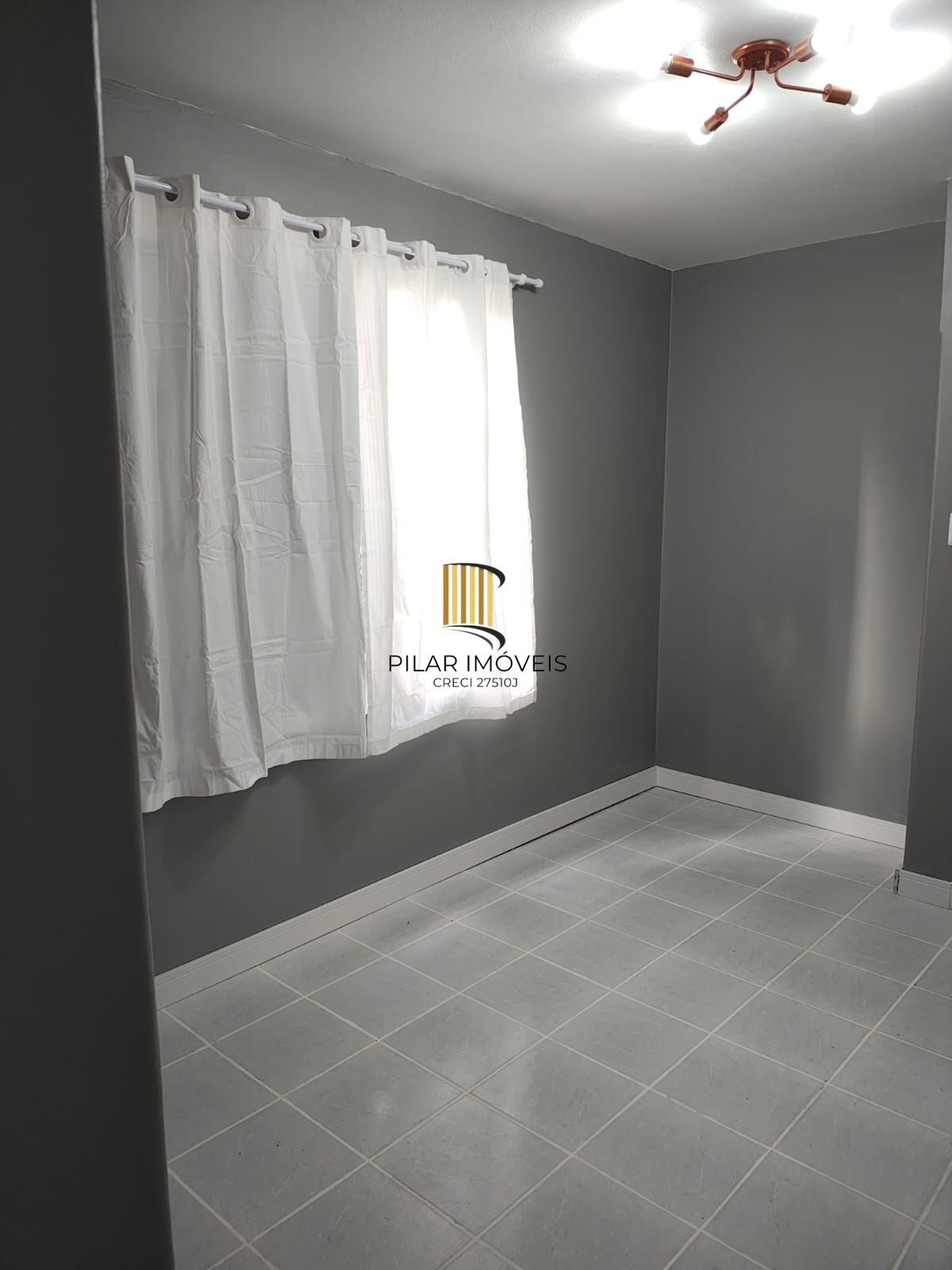 Apartamento de 01 quarto com estacionamento rotativo.