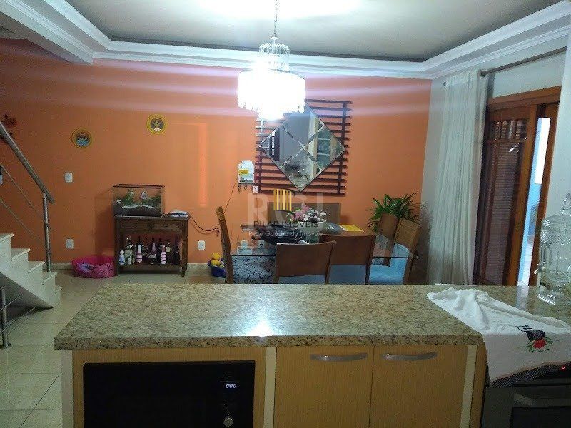 Casa 5 dormitórios no bairro Centro