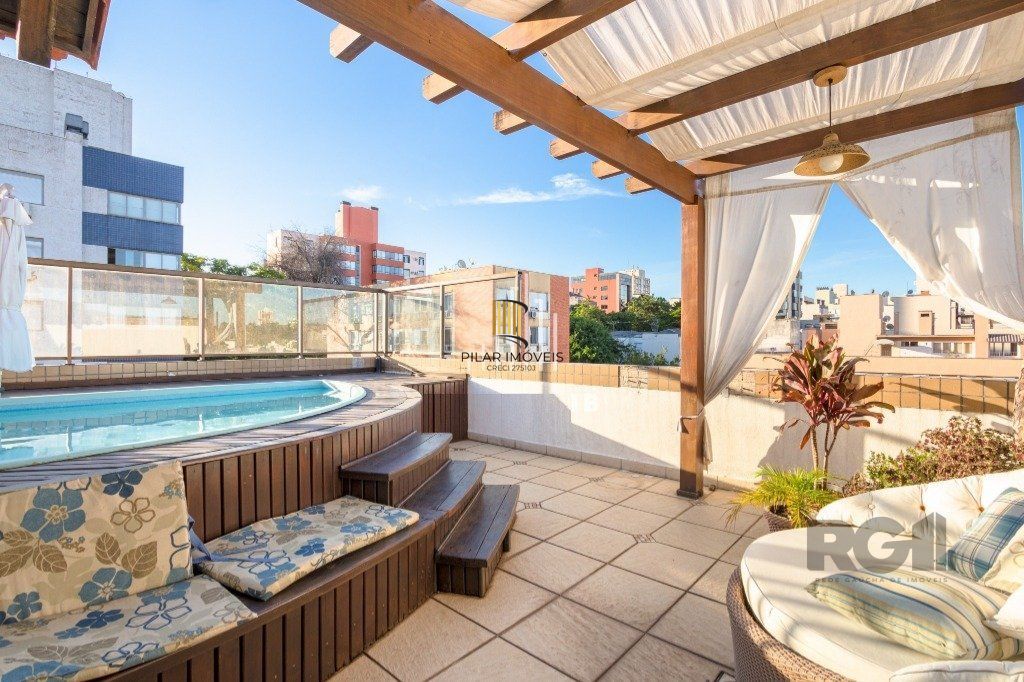 Cobertura 2 dormitórios com 2 vagas no bairro Petrópolis