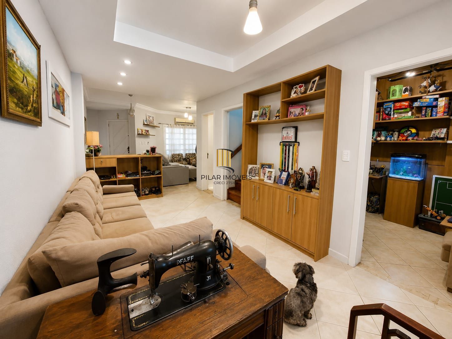 Casa 03 dormitórios no bairro Guarujá em Porto Alegre