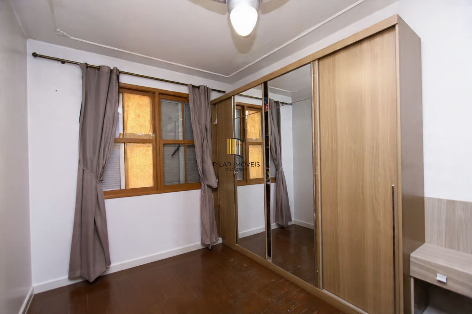 Apartamento de 2 dormitórios, sacada, de frente