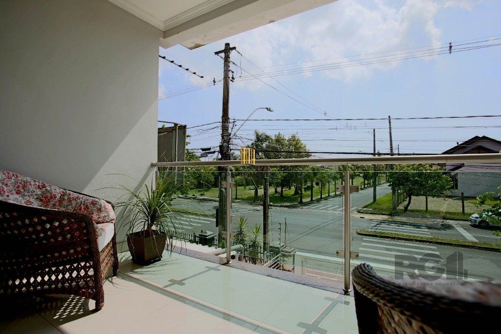 Casa 3 dormitórios no bairro Sarandi