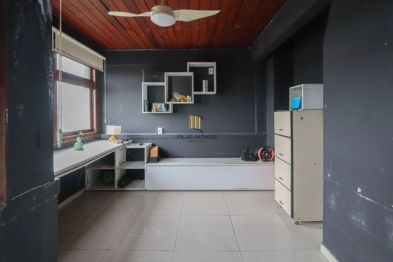 Apartamento cobertura de 03 dormitórios com opção de 05, 03 garagens. Bairro Higienópolis