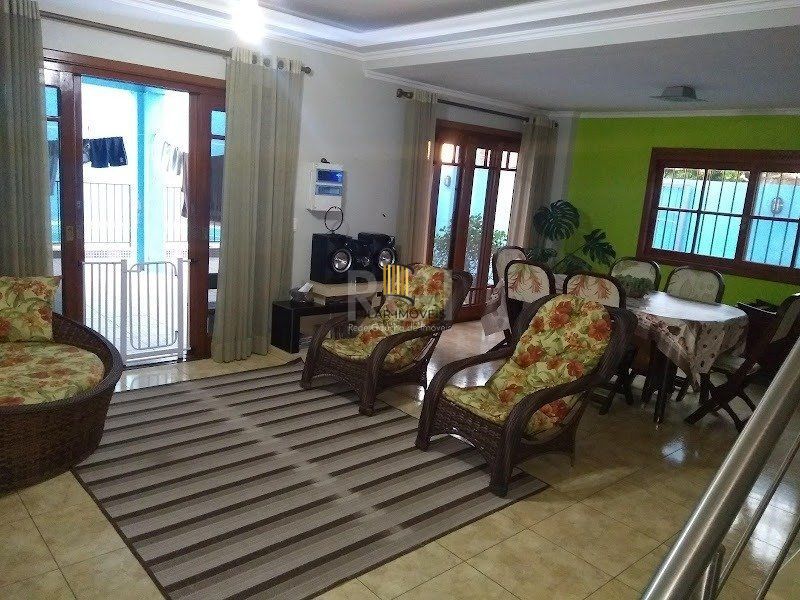 Casa 5 dormitórios no bairro Centro