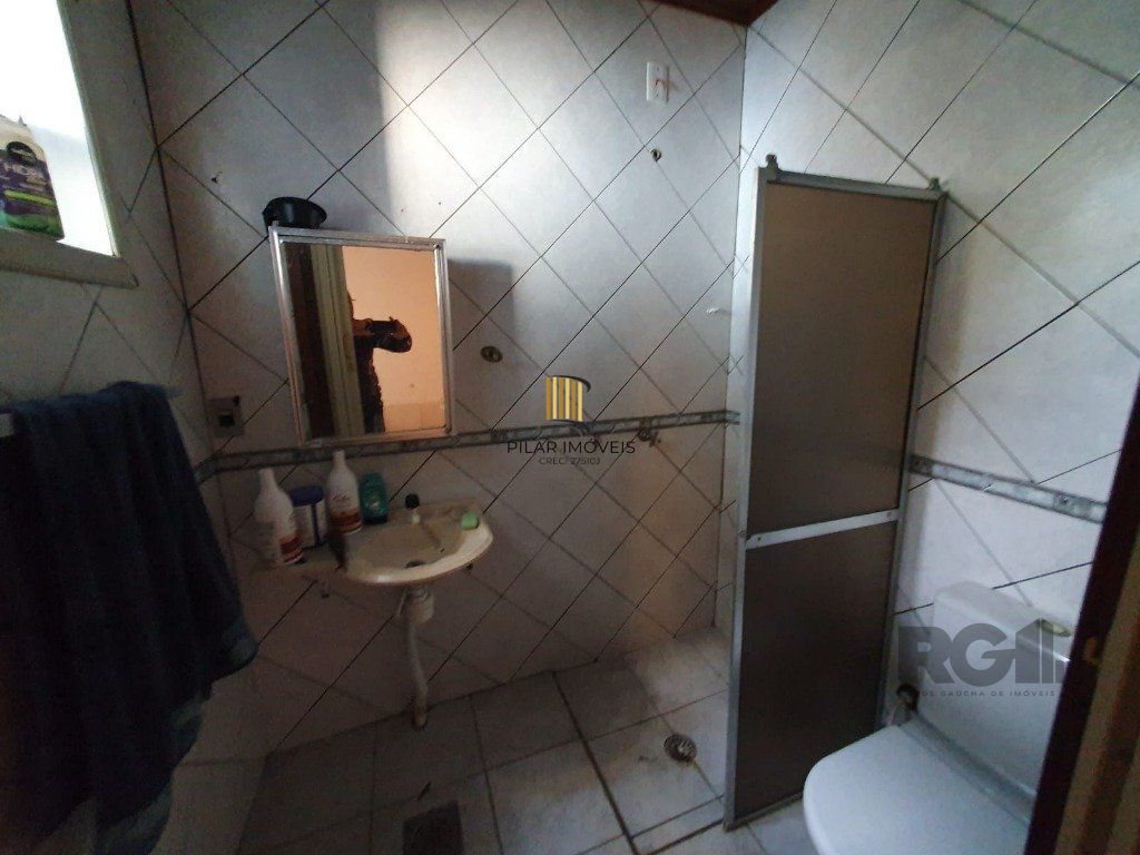 Casa 2 dormitórios próximo shopping Canoas