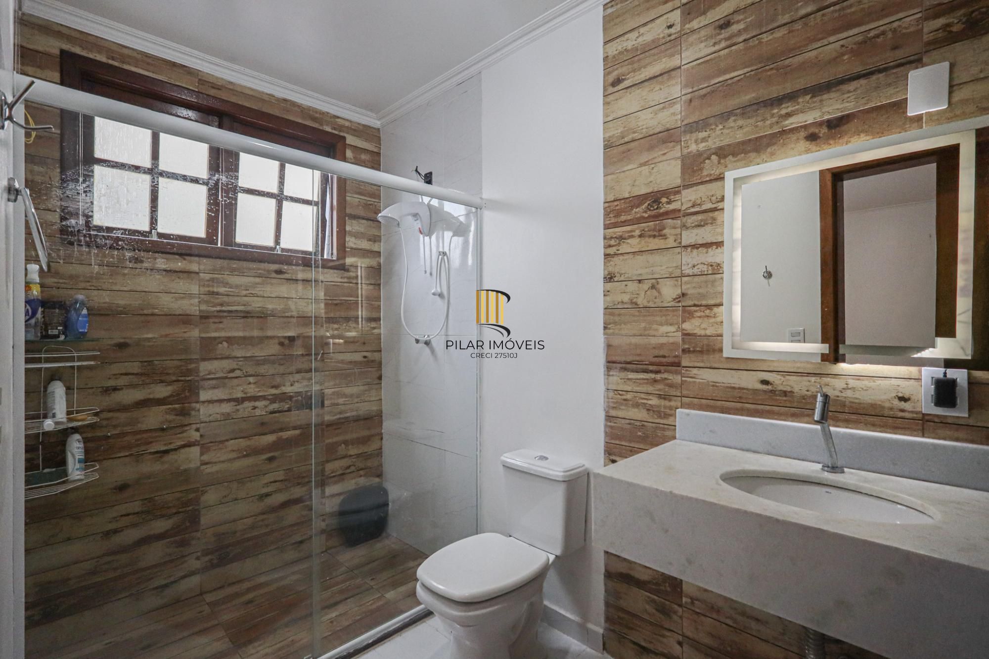 Casa semi mobiliada, 4 dormitórios no Bairro Jardim Sabará