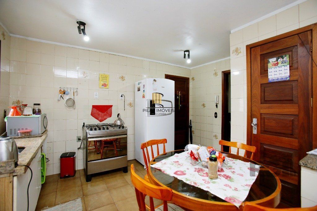 Casa 3 Dormitório(s) Bairro Petrópolis
