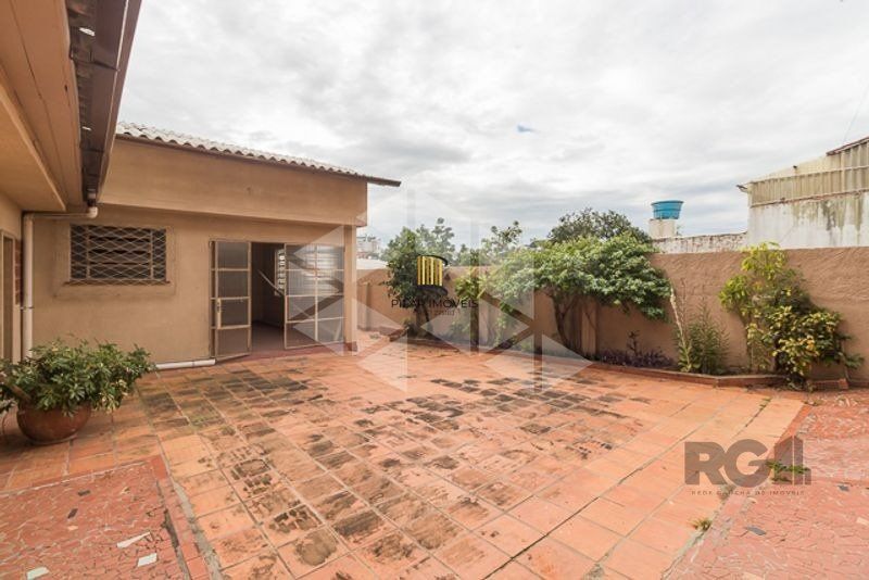 Casa 4 dormitórios no bairro Chácara das Pedras