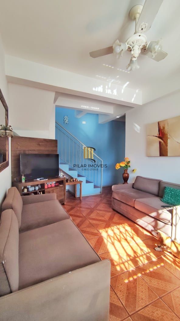 Casa com 170m², 3 dorm. no bairro Jardim Itu Sabará em Porto Alegre