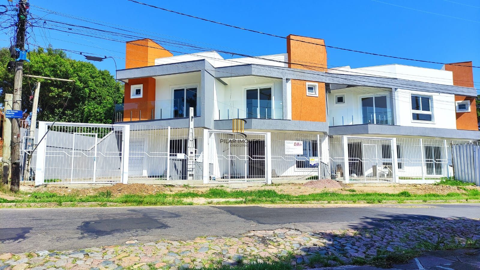 Sobrado 3 dormitórios com suíte à venda no Vila Ipiranga Porto Alegre R$ 820.000 - Pilar Imóveis