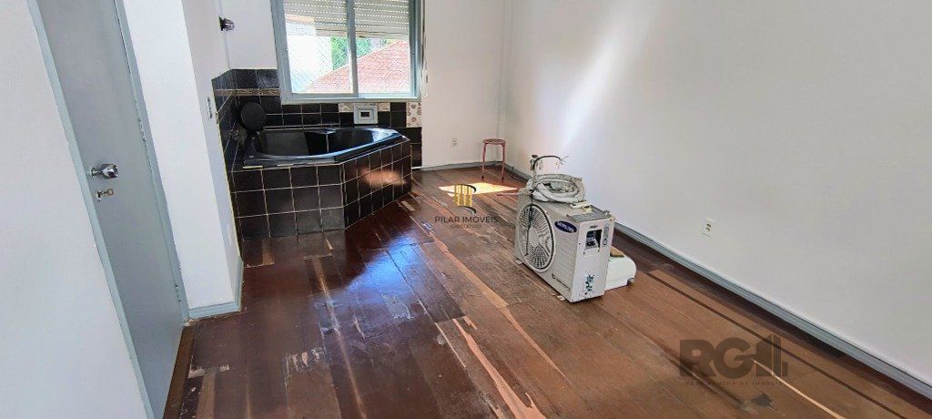 Vendo apartamento 01 dormitório no Bairro Centro Histórico de Porto Alegre.