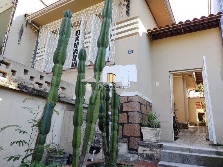 Casa para Venda - 181m², 4 dormitórios, 1 vaga - Rio Branco