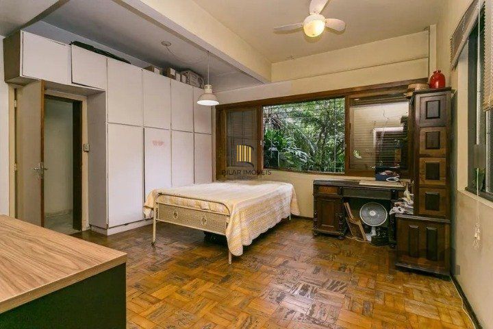 Casa Residencial ou comercial com 4 dormitórios, 2 banheiros