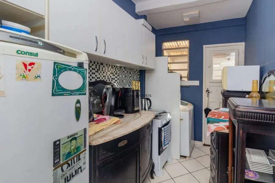 Apartamento térreo com pátio,  com 1 quarto, no bairro Floresta, Porto Alegre/RS
