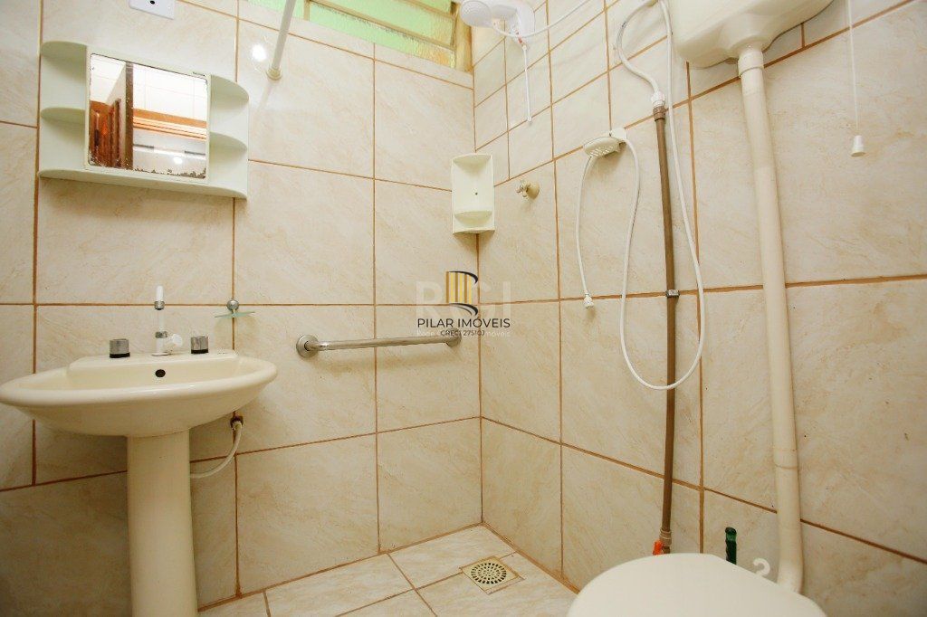 Casa para Venda - 350m², 3 dormitórios, 3 vagas - Passo da Areia
