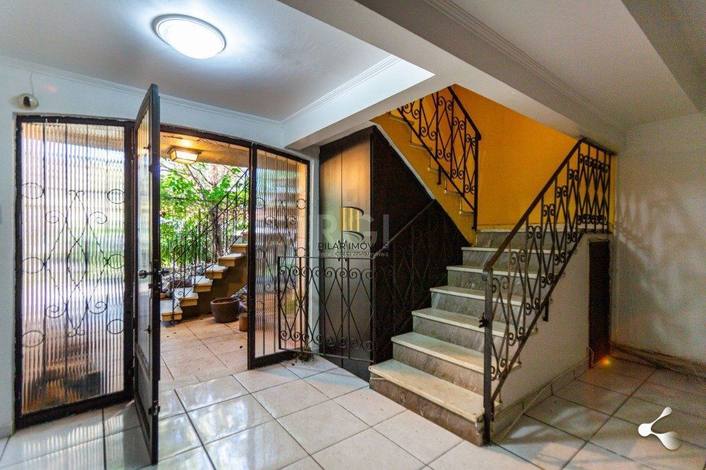 Casa para Venda - 500m², 3 dormitórios, sendo 3 suites, 4 vagas - Vila Ipiranga