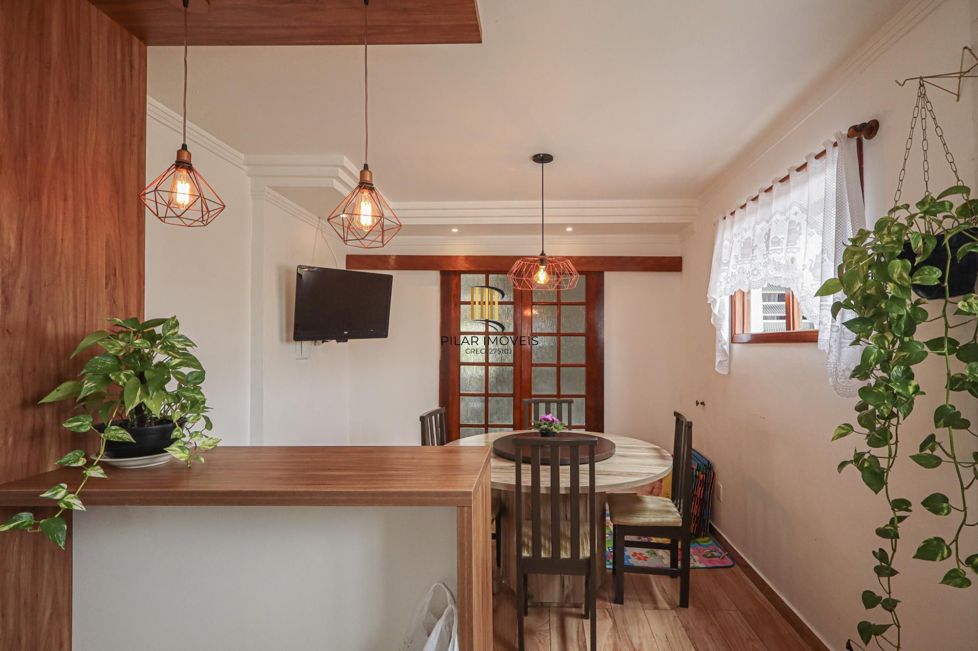 Casa semi mobiliada, 4 dormitórios no Bairro Jardim Sabará