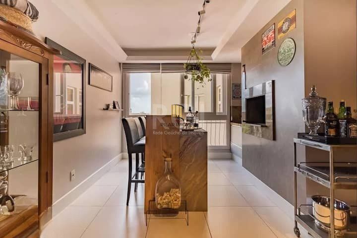 Apartamento, 2 Dormitórios, 2 Banheiros, 2 Vagas, Bairro Menino Deus