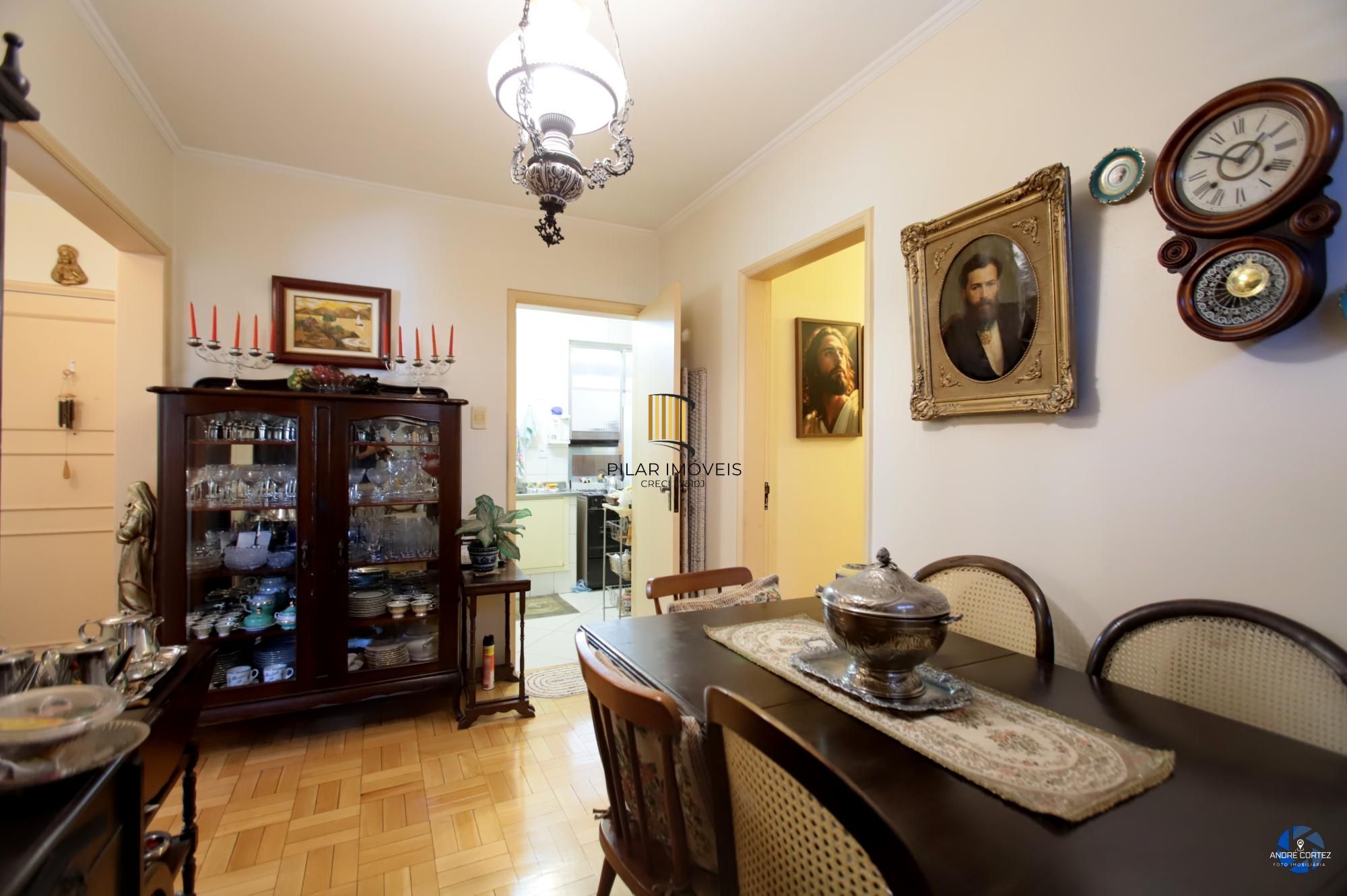 No Moinhos de Vento 03 dormitórios com 01 vaga