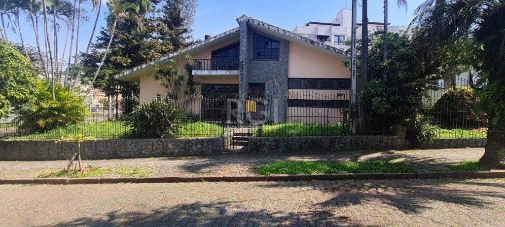 Casa para Venda - 400m², 4 dormitórios, sendo 1 suites, 4 vagas - Jardim Lindóia