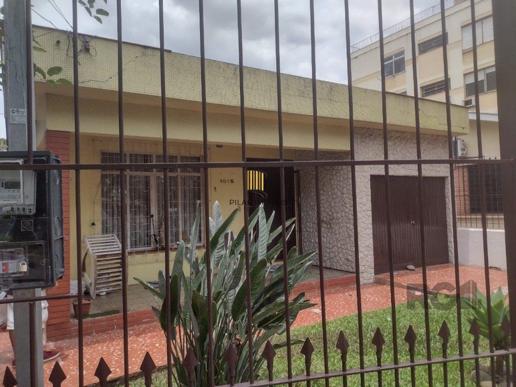 Casa 3 dormitórios no bairro Passo da Areia
