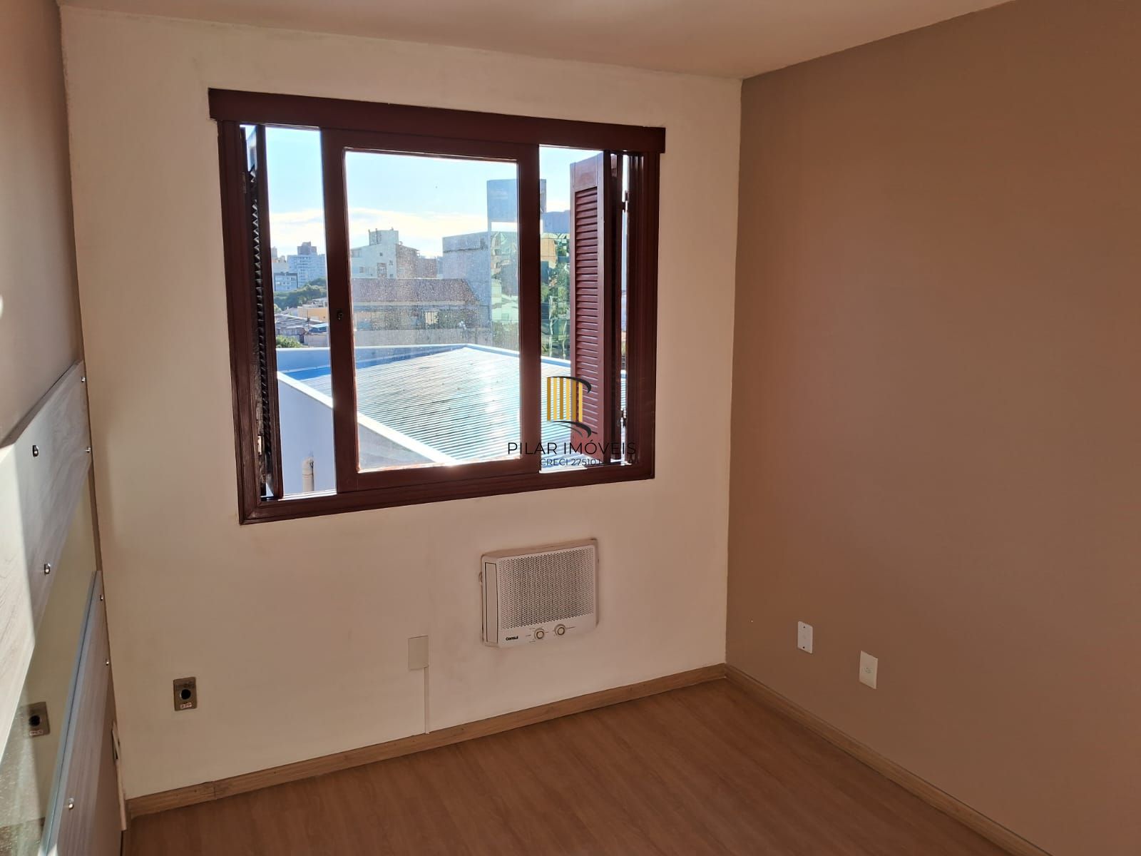 APARTAMENTO COBERTURA COM 02 DORMITÓRIOS, LIVING 02 AMBIENTES COM GARAGEM E BAIXO CUSTO CONDOMINIAL