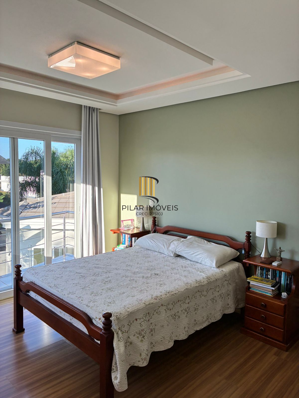 casa 4 dormitórios. 1 suite e demais peças