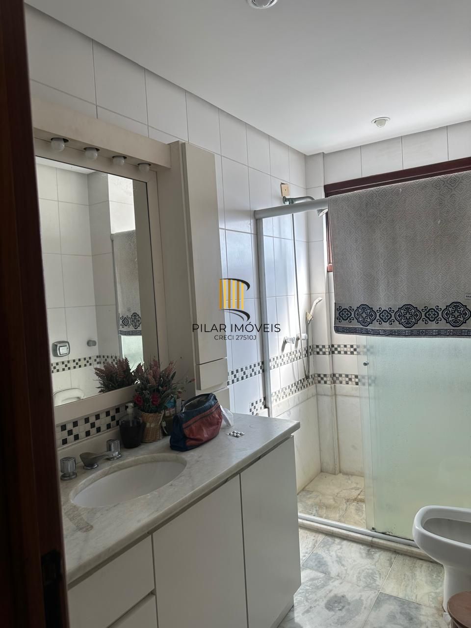 Cobertura de 03 dormitórios com opção de 05, 03 garagens. Bairro Higienópolis