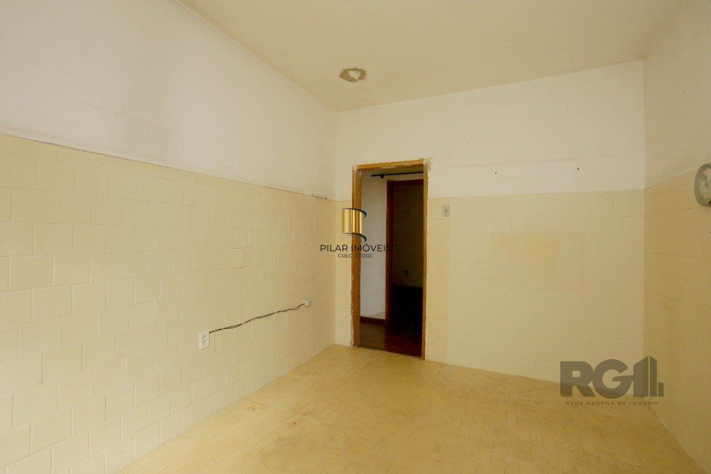 Casa 4 Dormitório(s) Bairro Sarandi