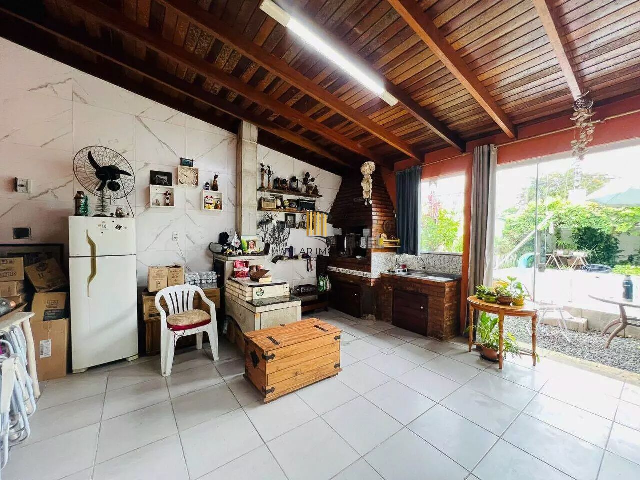 Casa com churrasqueira / Piscina