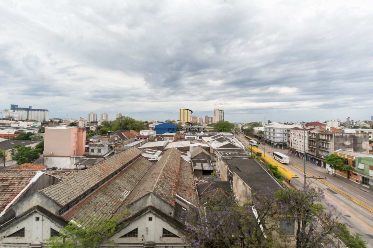 Apartamento semimobiliado com 2 quartos e 2 banheiros no Bairro Floresta
