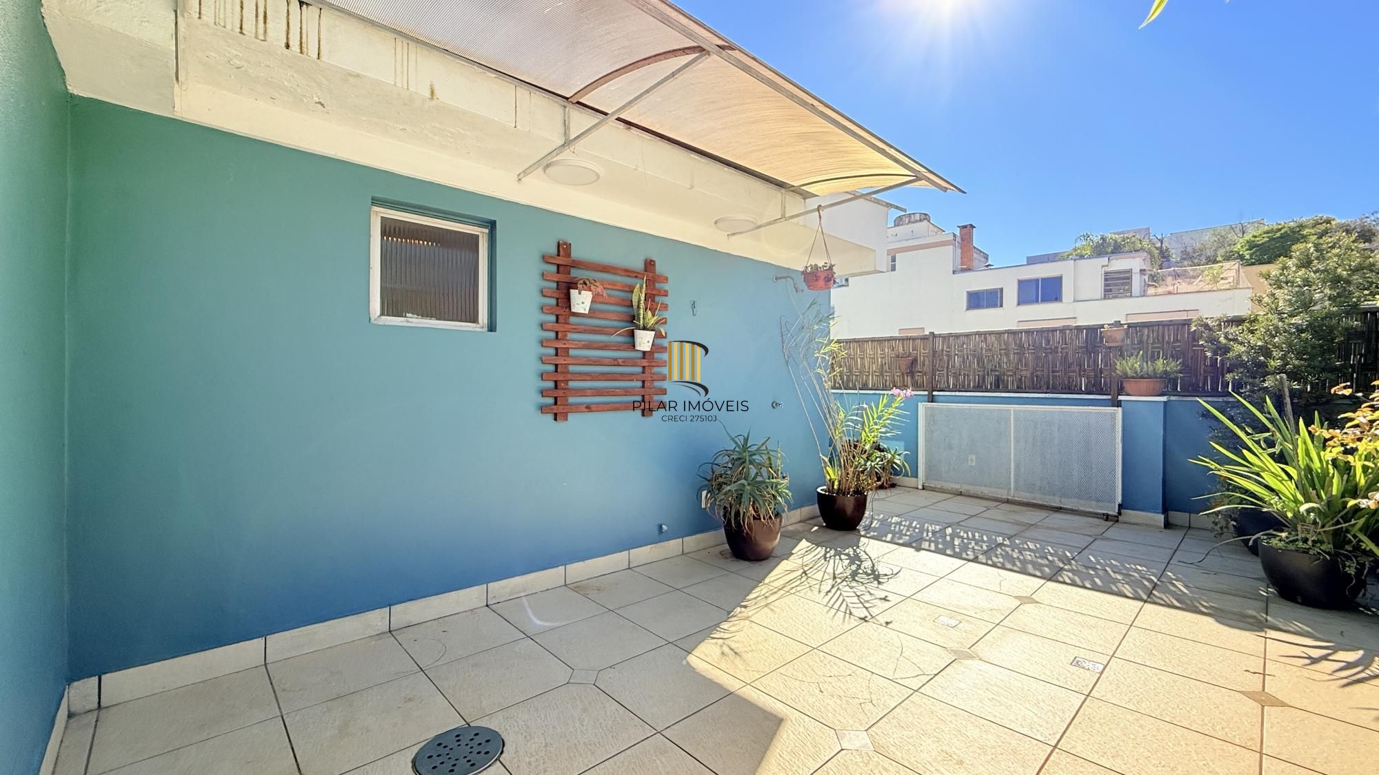 Cobertura Semimobiliada com Vista Panorâmica em Porto Alegre