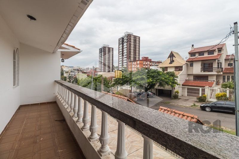 Casa 4 dormitórios no bairro Chácara das Pedras