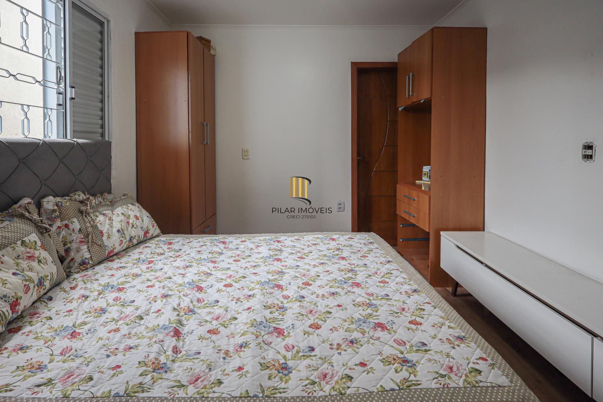 Casa semi mobiliada, 4 dormitórios no Bairro Jardim Sabará