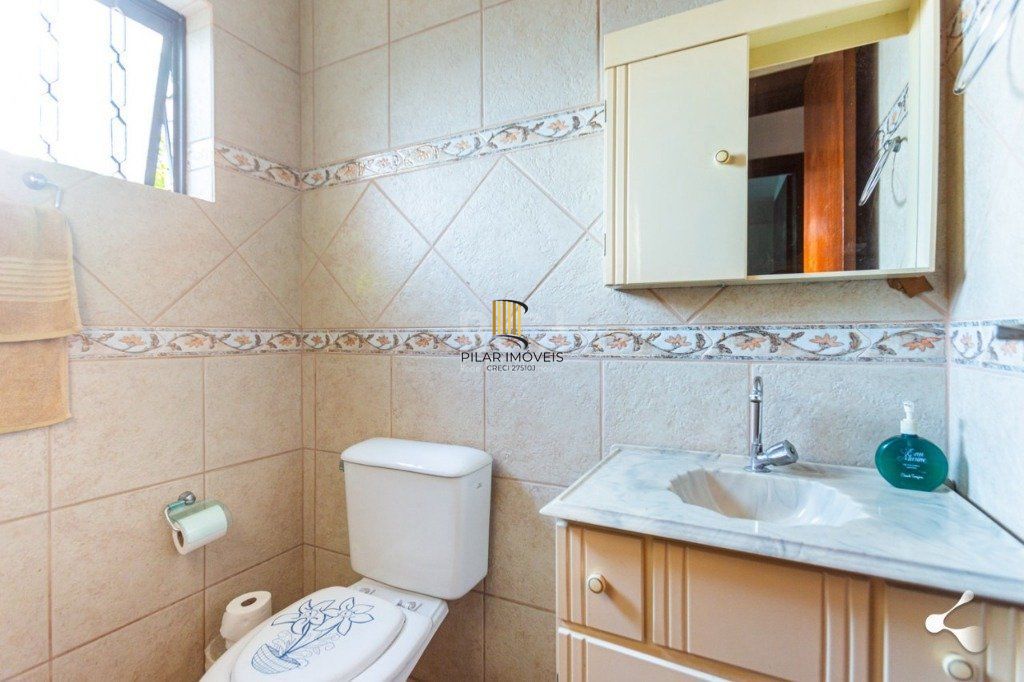 Casa para Venda - 231.27m², 3 dormitórios, sendo 1 suites, 3 vagas - Cristal