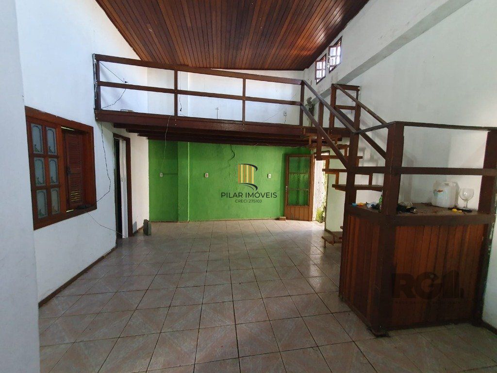 Casa 2 dormitórios próximo shopping Canoas