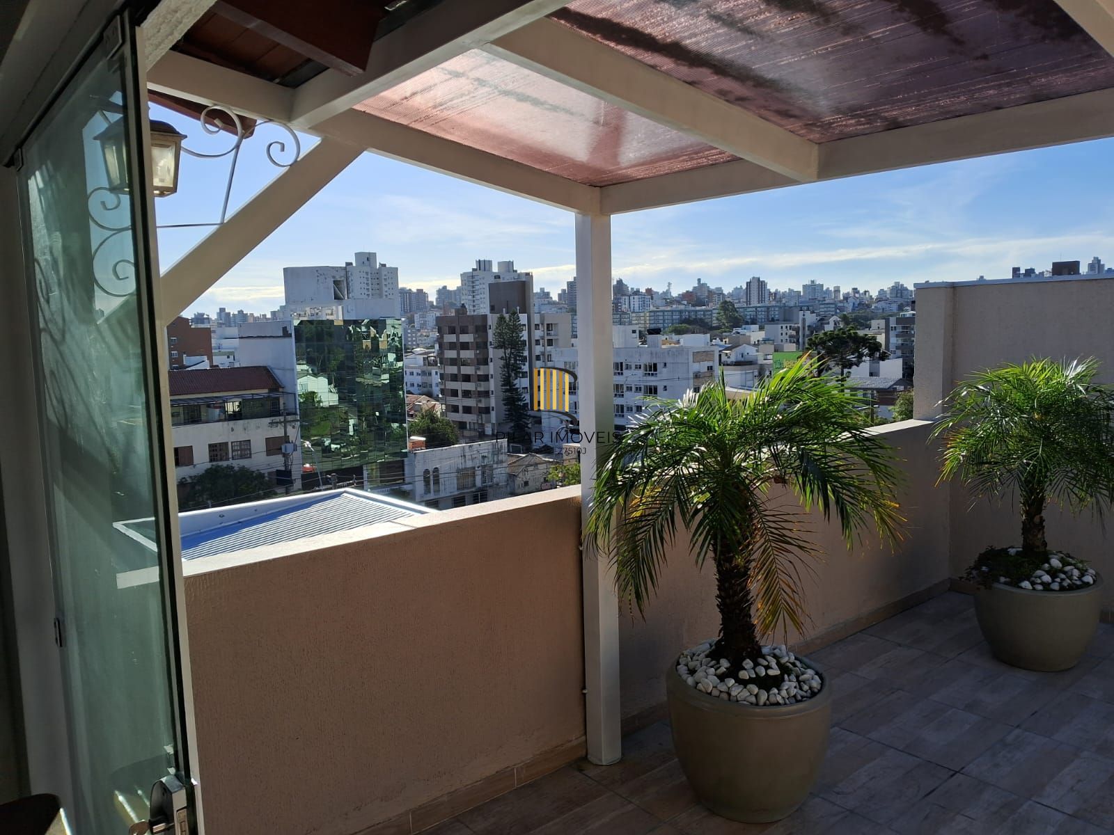 APARTAMENTO COBERTURA COM 02 DORMITÓRIOS, LIVING 02 AMBIENTES COM GARAGEM E BAIXO CUSTO CONDOMINIAL