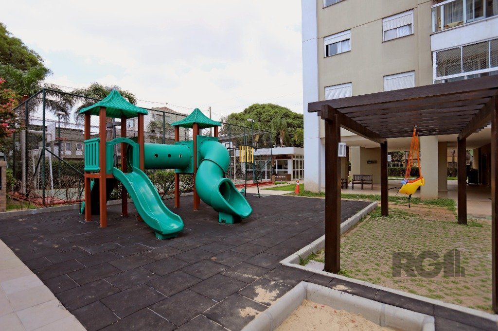 Apartamento 2 dormitórios no bairro São Geraldo