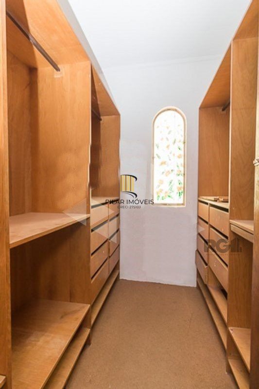 Casa 4 dormitórios no bairro Chácara das Pedras