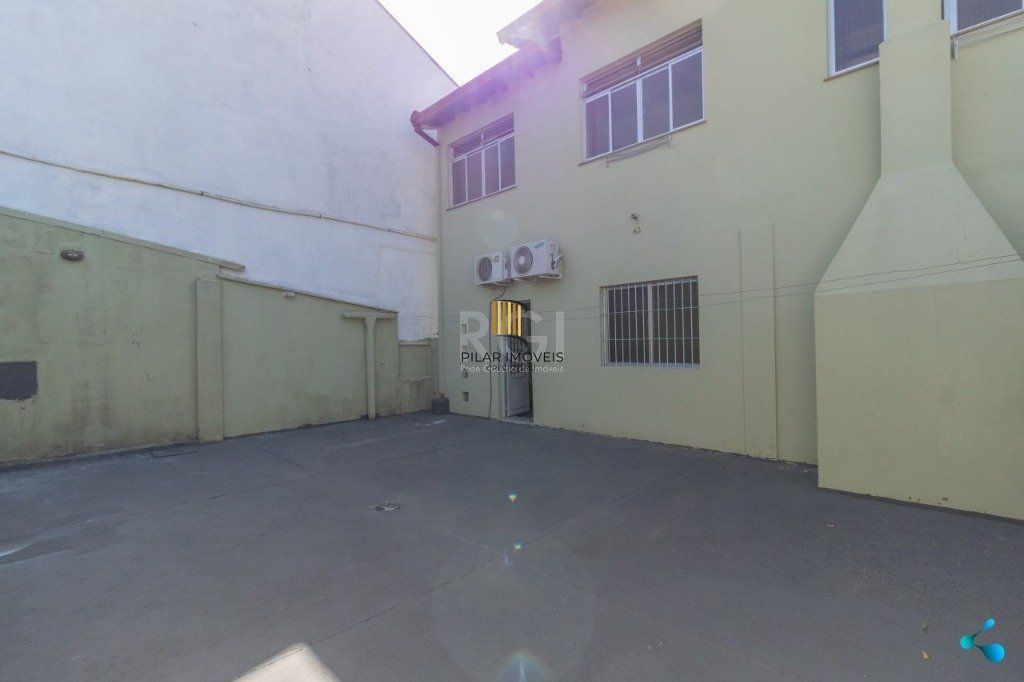 Casa para Venda - 272m², 3 dormitórios, sendo 1 suites, 2 vagas - Sarandi