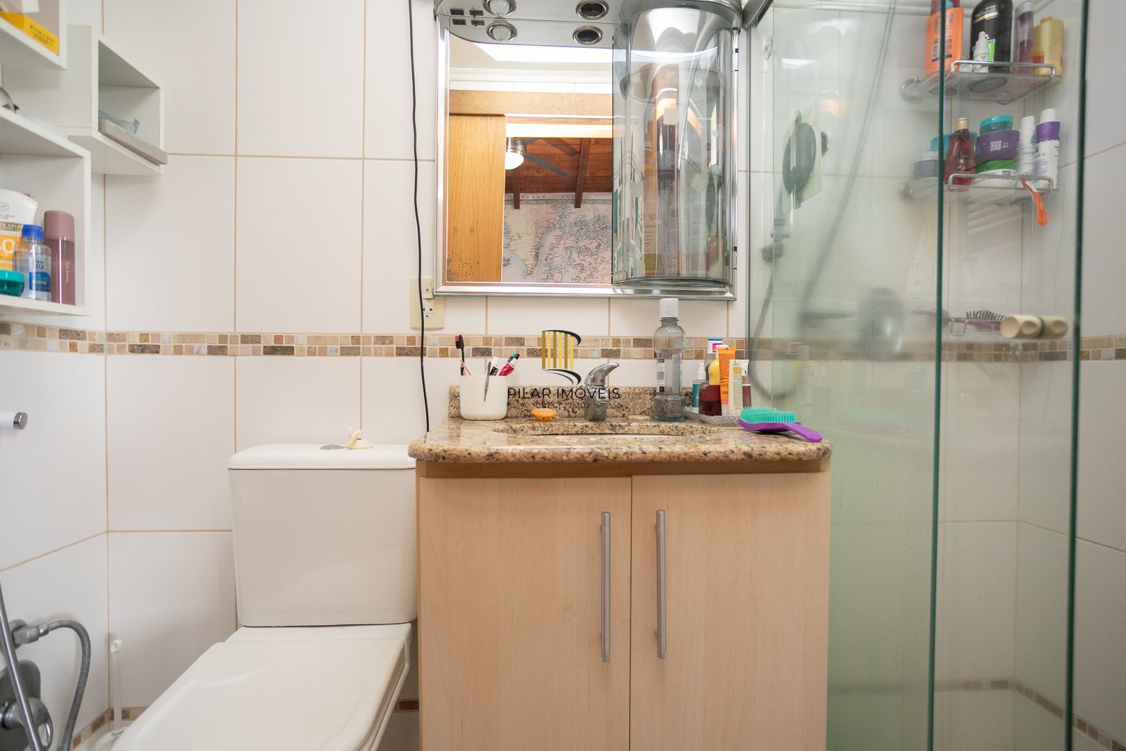 Casa mobiliada em condomínio