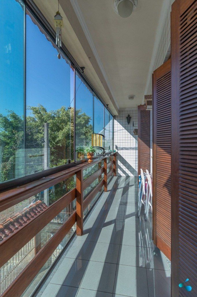 Casa para Venda - 272m², 3 dormitórios, sendo 1 suites, 2 vagas - Sarandi