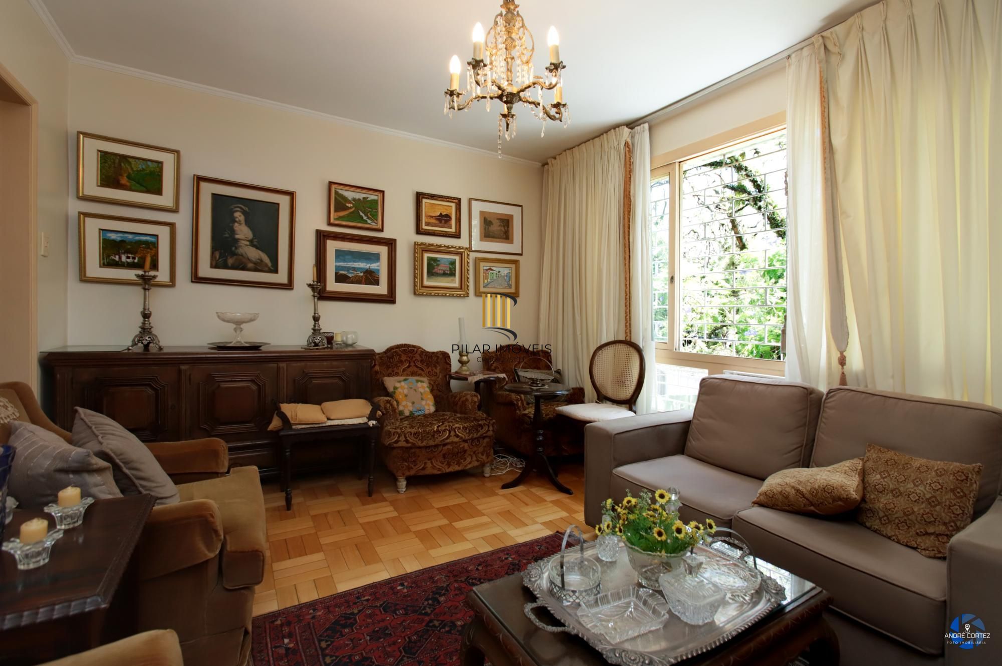 No Moinhos de Vento 03 dormitórios com 01 vaga